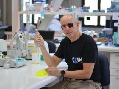 Investigador chileno participó en importante descubrimiento científico: hallazgo abre nuevas vías para comprender el funcionamiento del cerebro y enfrentar enfermedades neurológicas y neurodegenerativas