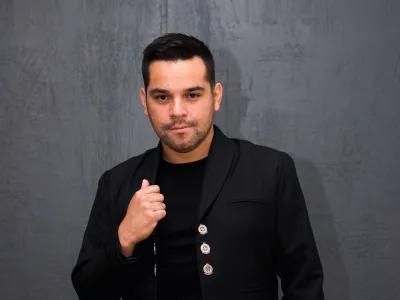 Juanpi Oyarzo presenta su tributo a Carlos Rivera en Dreams