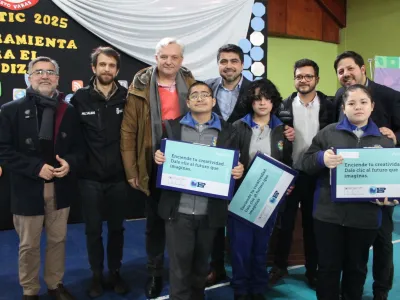 Junaeb entregó en Puerto Varas 347 computadores a estudiantes de colegios públicos y algunos subvencionados