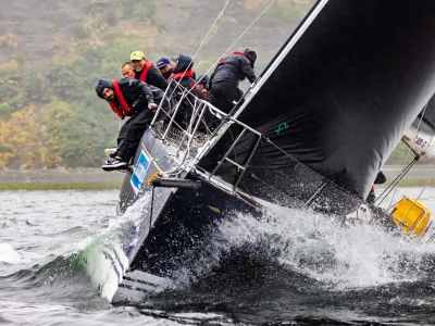 La lluvia no aguó la segunda etapa de la Regata Chiloé Bicentenario
