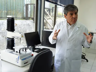 Laboratorio de Biotecnología Aplicada USS define líneas de acción