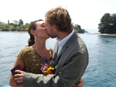 Lancha del Registro Civil vuelve a realizar matrimonios y Acuerdos de Unión Civil en el mar