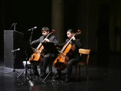 “Melodías en la Biblioteca” a cargo de los violonchelistas Alex Pacheco y Tiare Mancilla