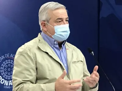 Ministro de Salud reporta 985 nuevos casos COVID-19 e insta a respetar cuarentenas y cordones sanitarios en fin de semana largo
