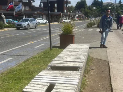 Mobiliario Urbano en mal estado en pleno centro de Puerto Varas, por segundo año consecutivo