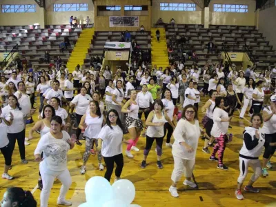 Mujeres vibraron con evento masivo de zumba y baile entretenido realizado en Puerto Varas