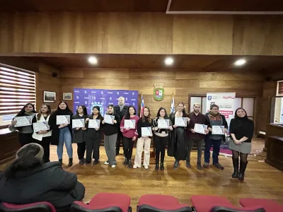 Municipalidad de Puerto Varas capacitó a 44 vecinos y vecinas en idiomas inglés y portugués