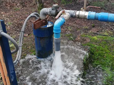 Municipalidad de Puerto Varas realizó operativo sanitario al sistema  de agua potable de Petrohué