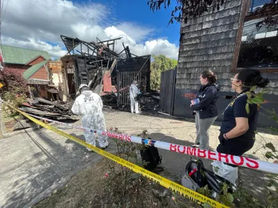 Municipalidad de Puerto Varas se querella por delito de incendio y destrucción de monumento nacional tras siniestro en zona típica de la ciudad