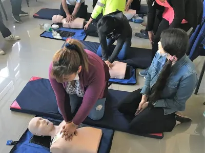 Profesionales de Cochamó recibieron capacitación en emergencias gracias a SAMU Los Lagos