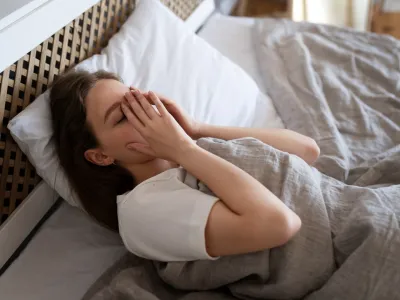 Sin siestas ni cafeína después del mediodía: cómo adaptarse al cambio de hora sin alterar la rutina del sueño