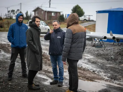 Sistema de redes de abastecimiento de agua potable presenta 80% de avance en Colonia 3 Puentes