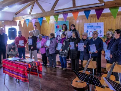 Vecinos y vecinas de Barrio Alessandri de Puerto Varas fortalecen su identidad a través de la memoria compartida